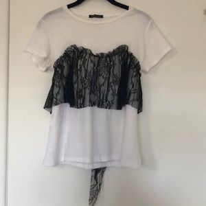 White T-shirt with lace